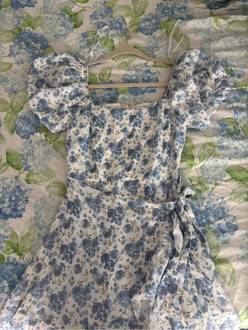 Blue Floral Puff-Sleeve Mini Dress with Tie Waist